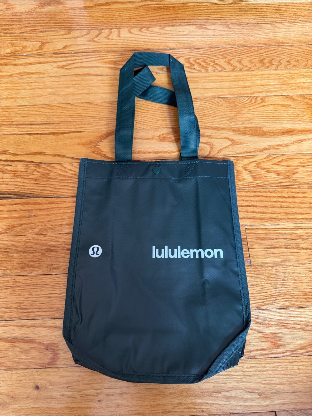 Set of 5 Lululemon Small Shopping Bags - Green - Picture 3 of 3